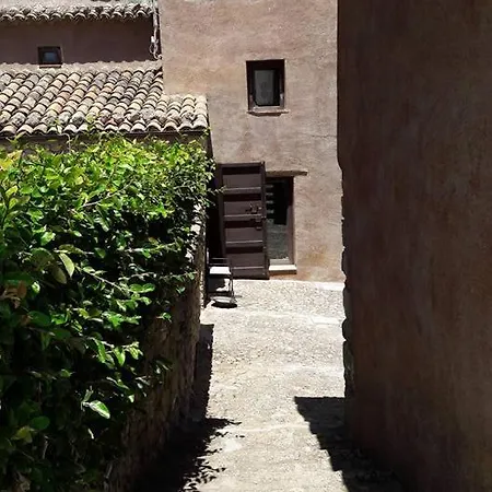 Donalegge Al Castellazzo Tenuta Don Ruggero Villa